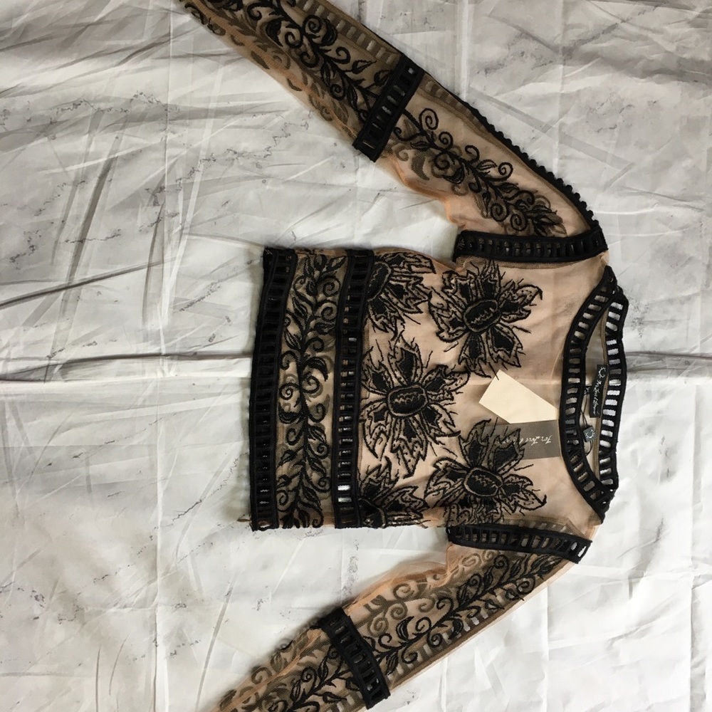 For love and lemons NWT black lace print sheer top - Picture 4 of 8